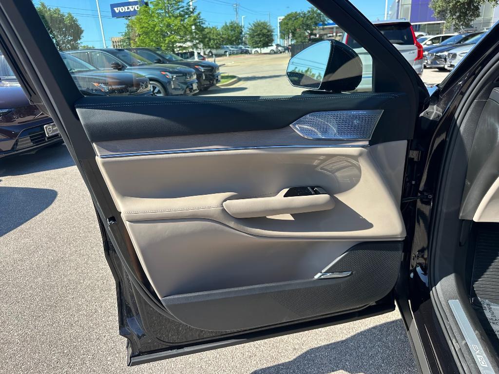 new 2025 Volvo EX90 car, priced at $95,150