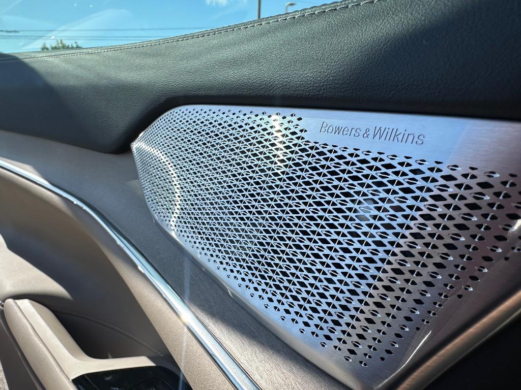 new 2025 Volvo EX90 car, priced at $95,150