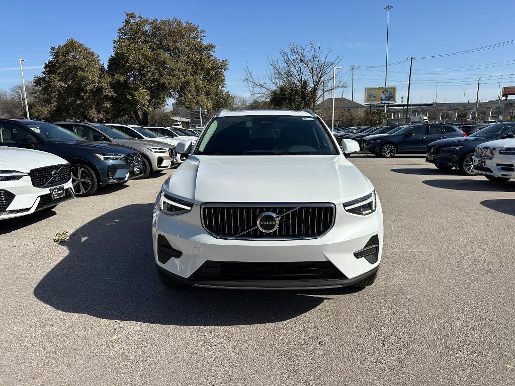new 2025 Volvo XC40 car, priced at $45,485