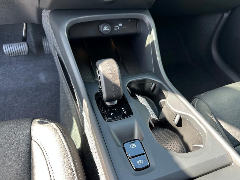 new 2025 Volvo XC40 car, priced at $45,485
