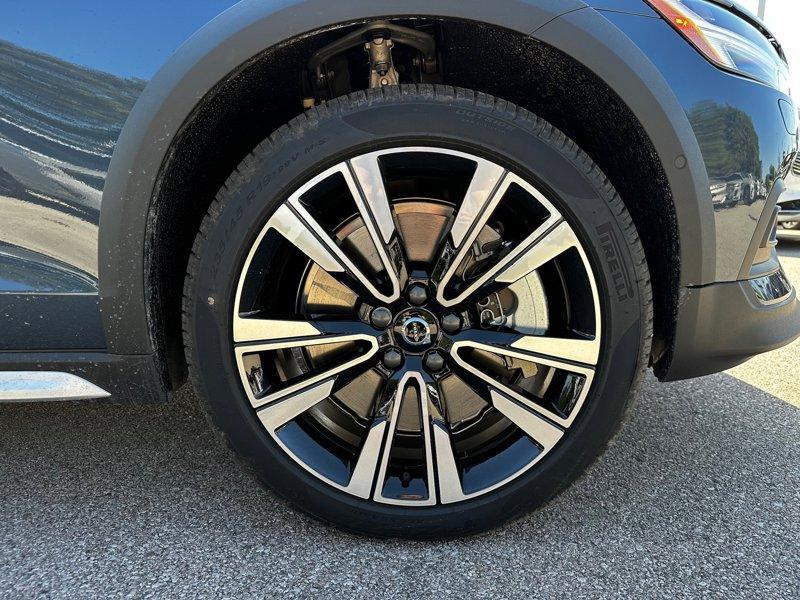 new 2025 Volvo V60 Cross Country car, priced at $58,555