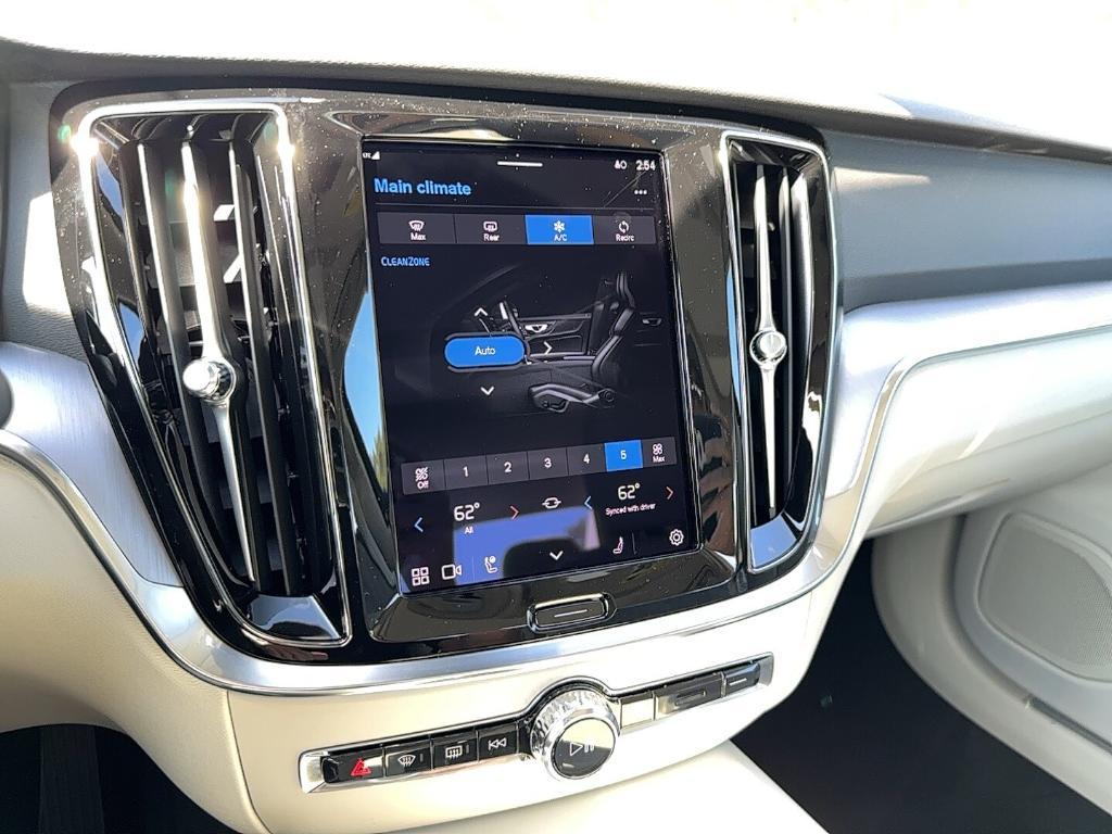 new 2024 Volvo S60 car, priced at $41,125