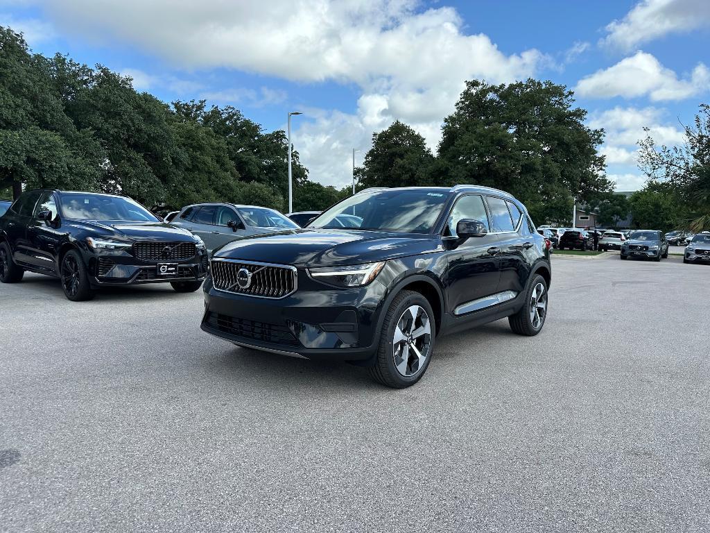 new 2025 Volvo XC40 car, priced at $46,015