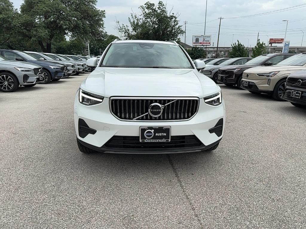 new 2025 Volvo XC40 car, priced at $45,485
