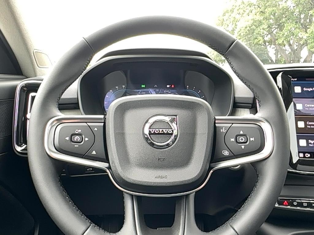 new 2025 Volvo XC40 car, priced at $45,485