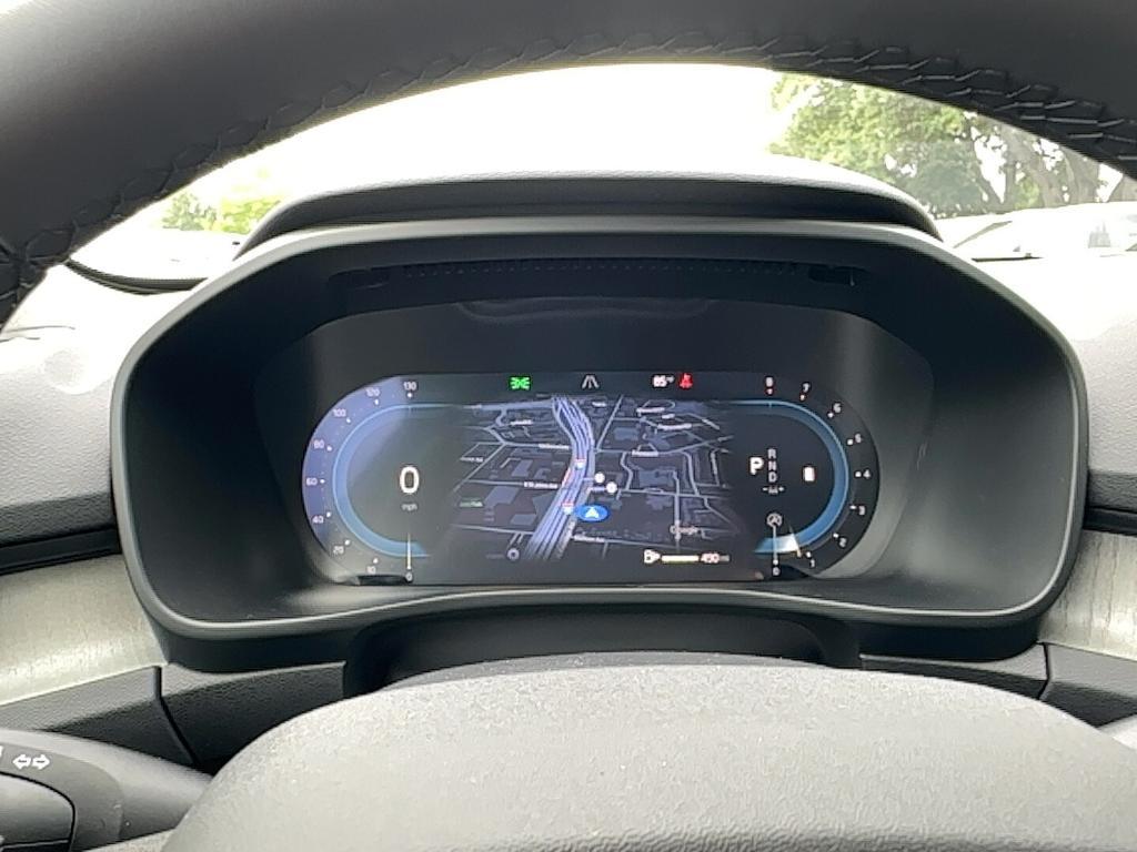 new 2025 Volvo XC40 car, priced at $45,485
