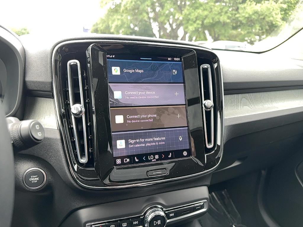 new 2025 Volvo XC40 car, priced at $45,485