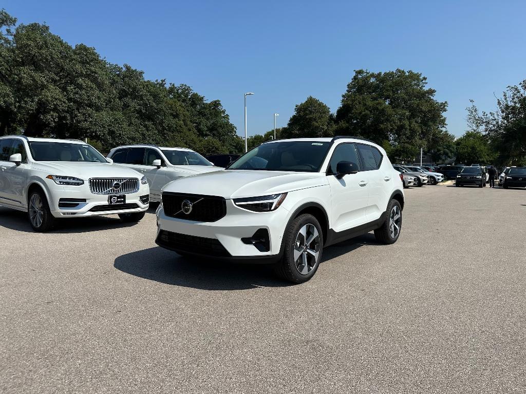 new 2025 Volvo XC40 car, priced at $48,315