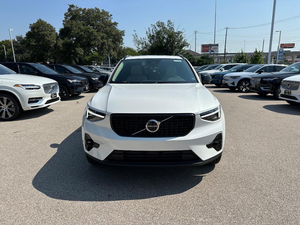 new 2025 Volvo XC40 car, priced at $48,315