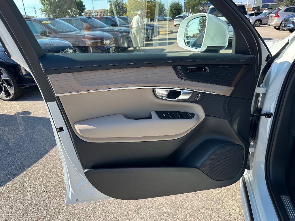 new 2026 Volvo XC90 car, priced at $71,825