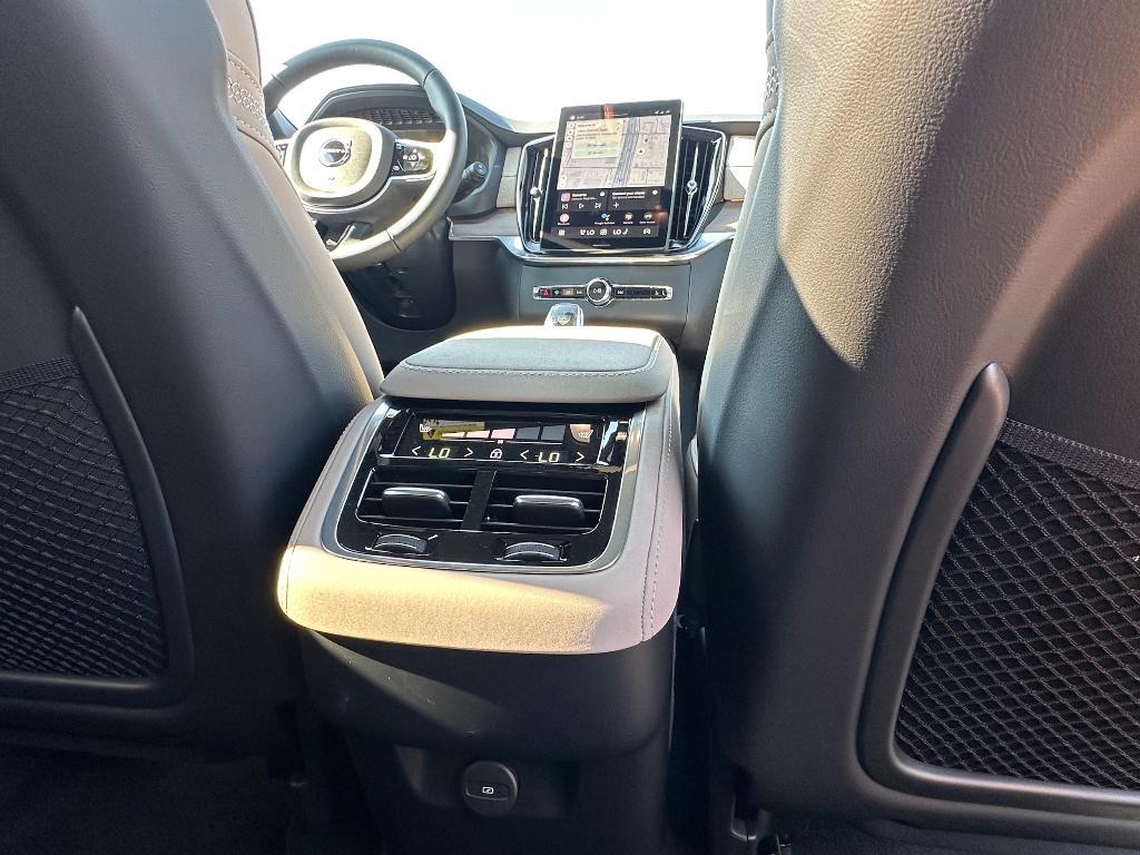 new 2026 Volvo XC90 car, priced at $71,825