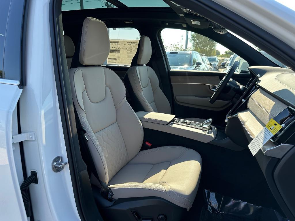 new 2026 Volvo XC90 car, priced at $71,825