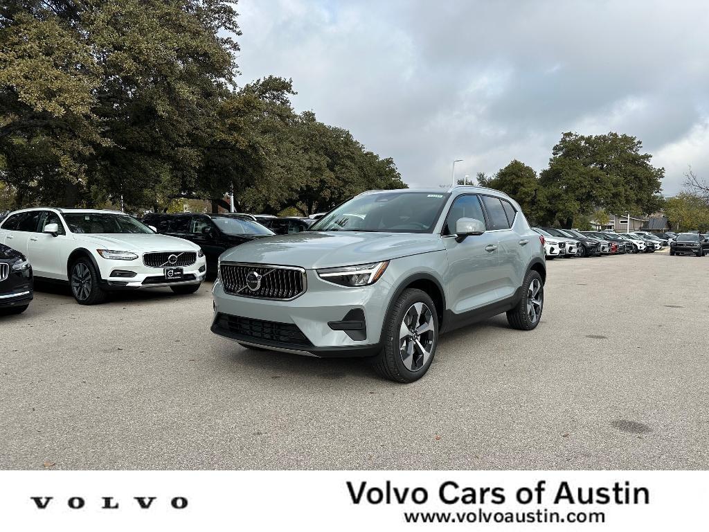 new 2025 Volvo XC40 car, priced at $45,465