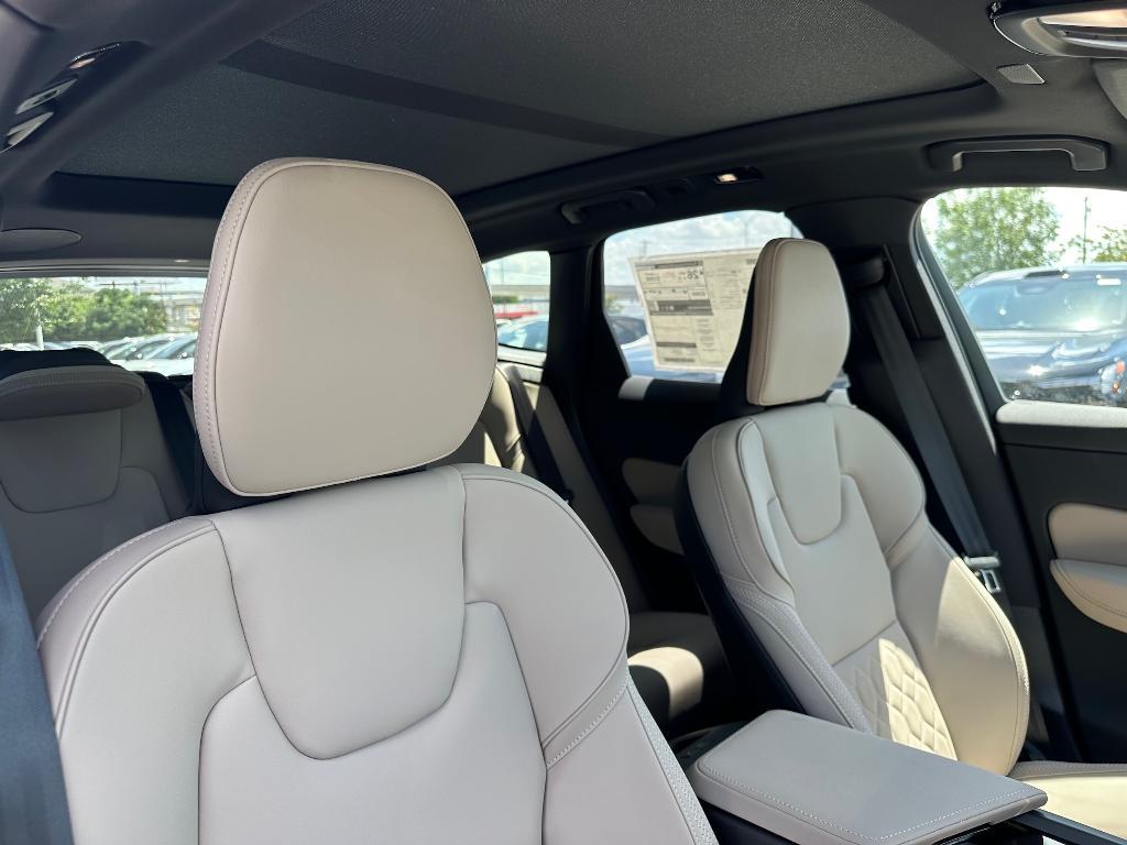 new 2026 Volvo XC60 car, priced at $58,385