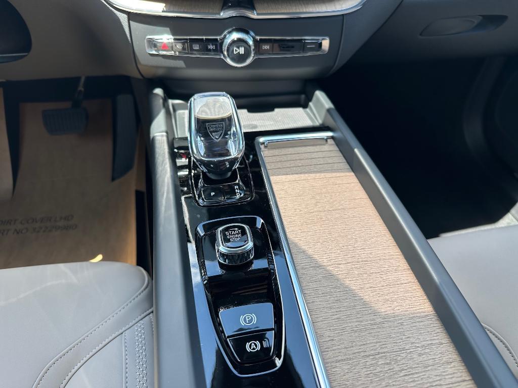 new 2026 Volvo XC60 car, priced at $58,385