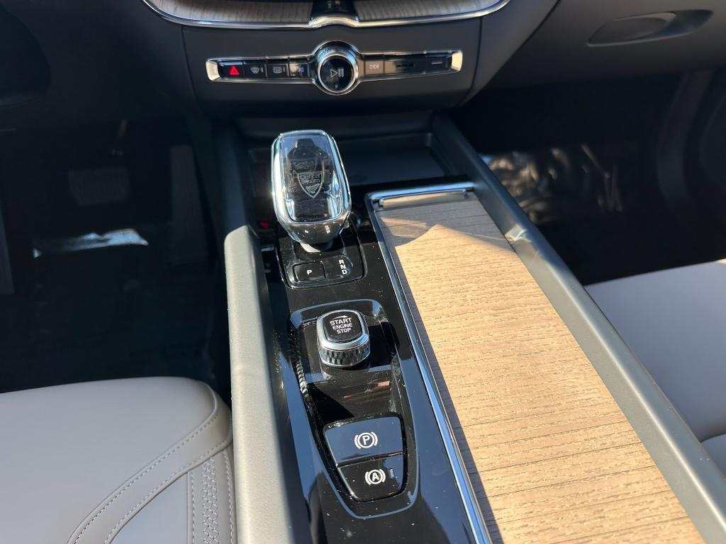 new 2026 Volvo XC60 car, priced at $57,985