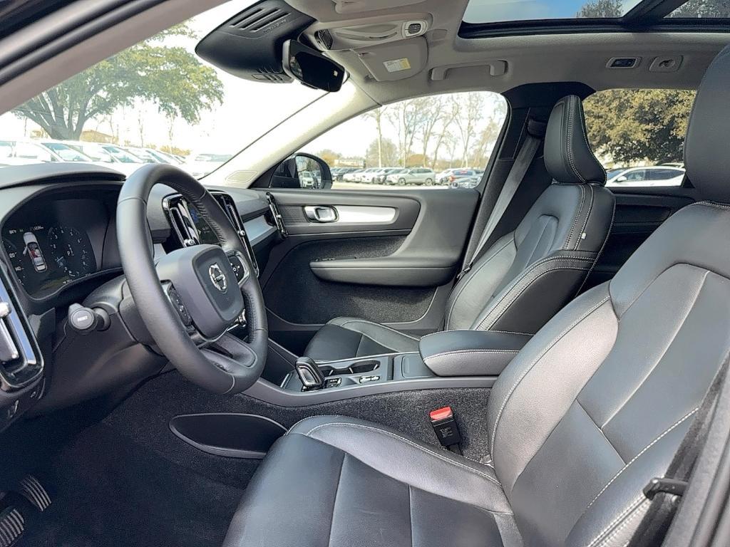 used 2019 Volvo XC40 car, priced at $18,495