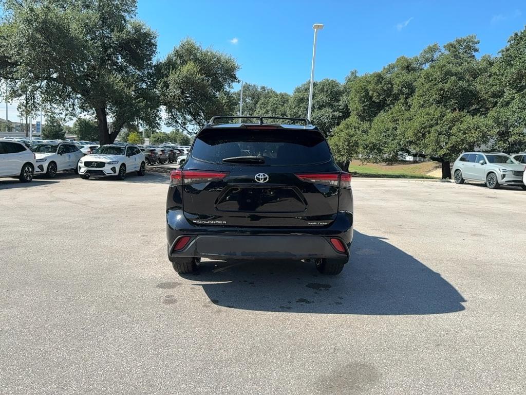 used 2021 Toyota Highlander car, priced at $29,995