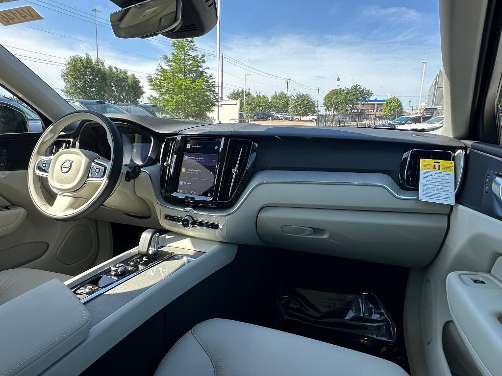 new 2025 Volvo XC60 car, priced at $55,360