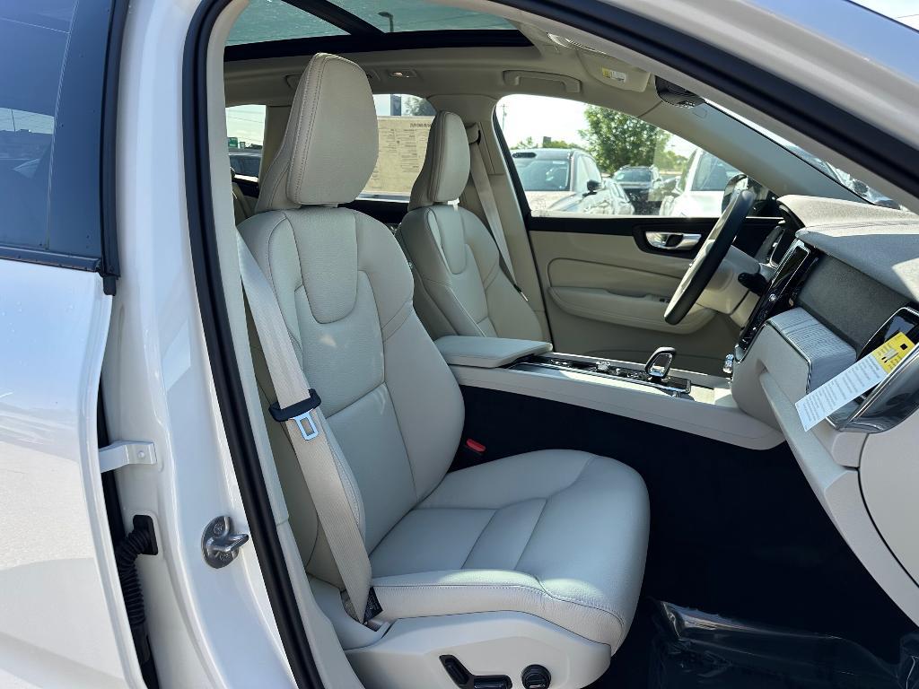 new 2025 Volvo XC60 car, priced at $55,360