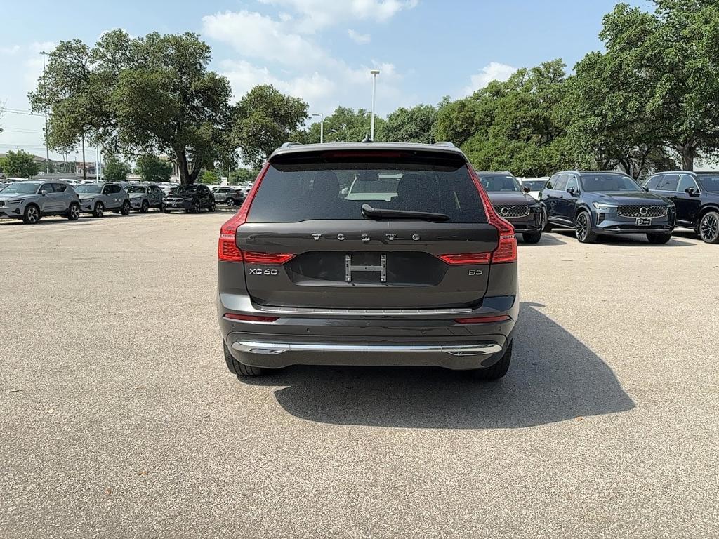 used 2022 Volvo XC60 car, priced at $41,963