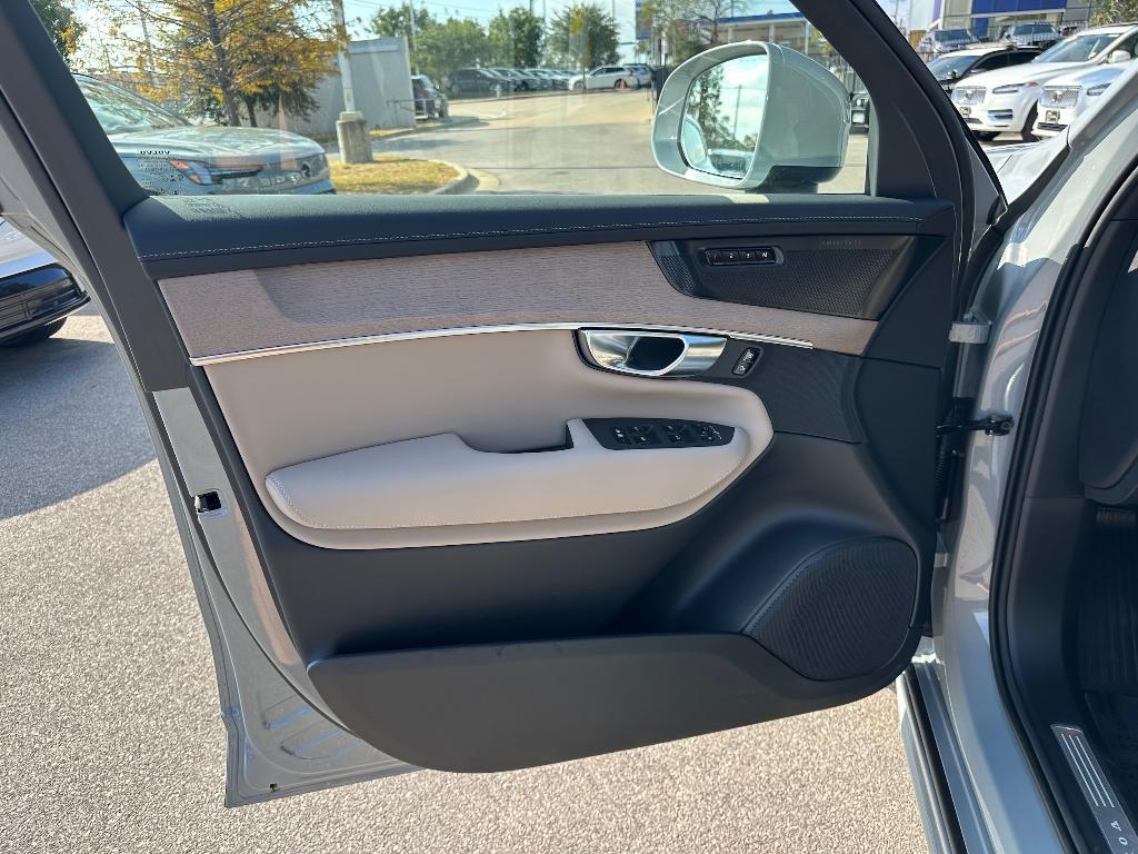 new 2026 Volvo XC90 car, priced at $71,825