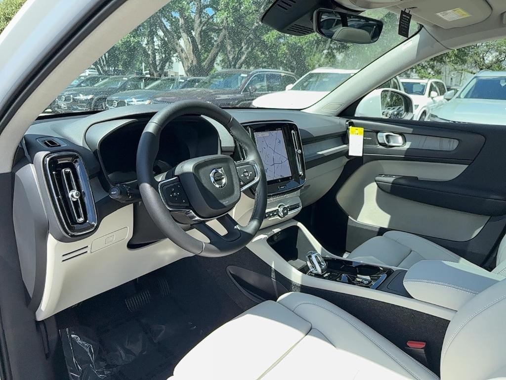 new 2025 Volvo XC40 car, priced at $51,015