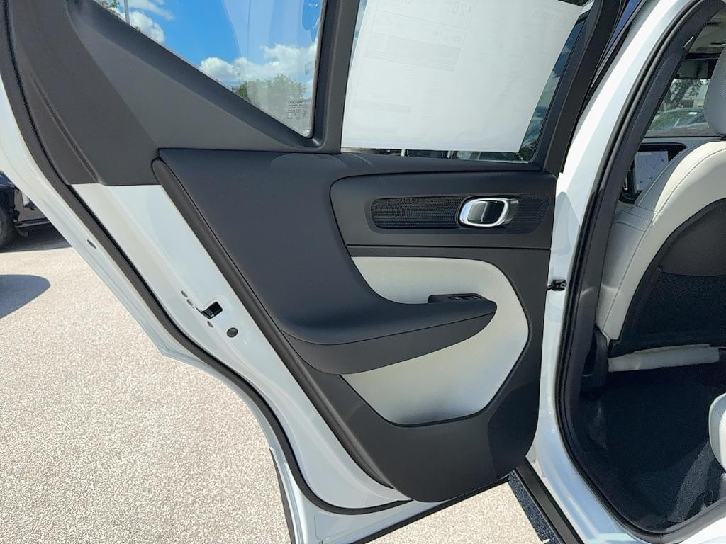 new 2025 Volvo XC40 car, priced at $51,015