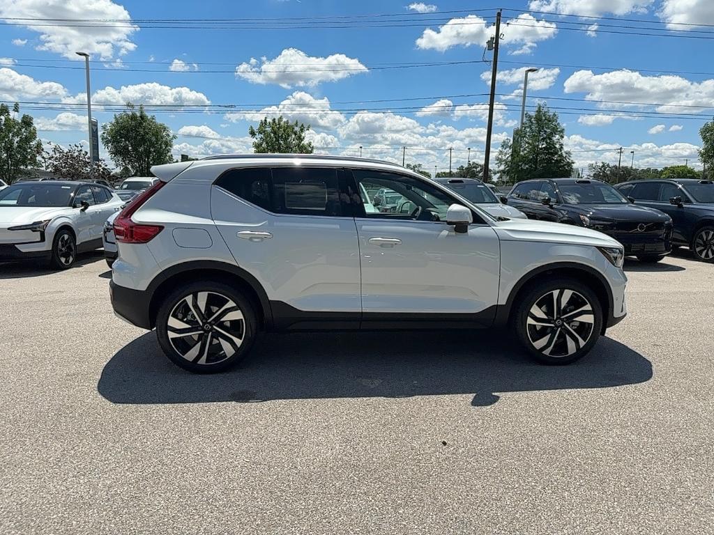 new 2025 Volvo XC40 car, priced at $51,015