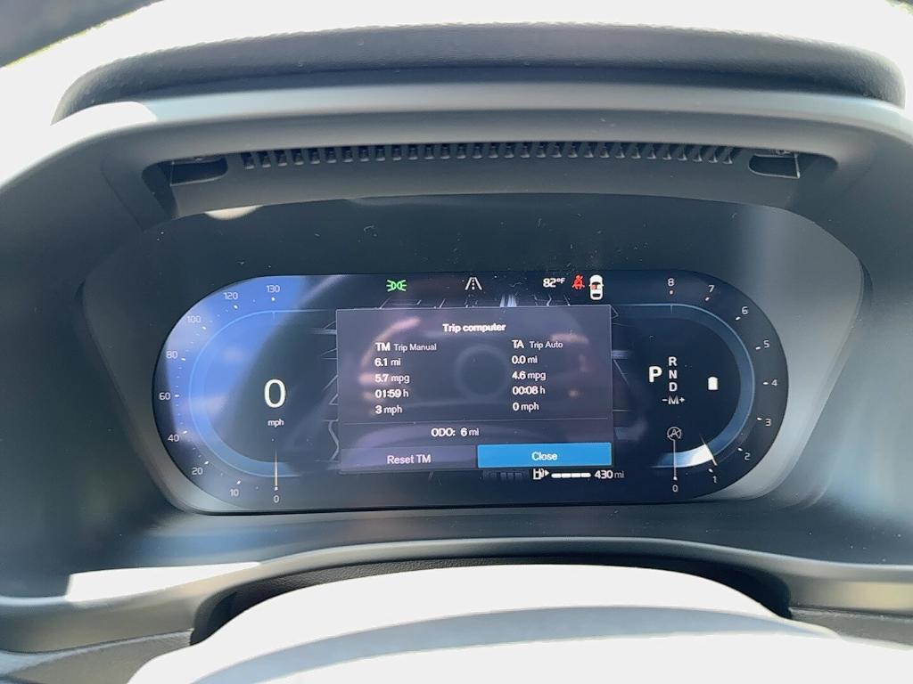 new 2025 Volvo XC40 car, priced at $51,015