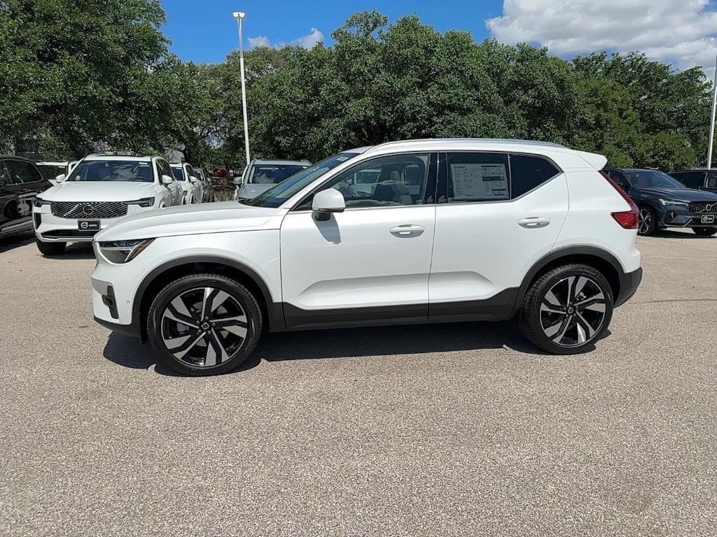 new 2025 Volvo XC40 car, priced at $51,015