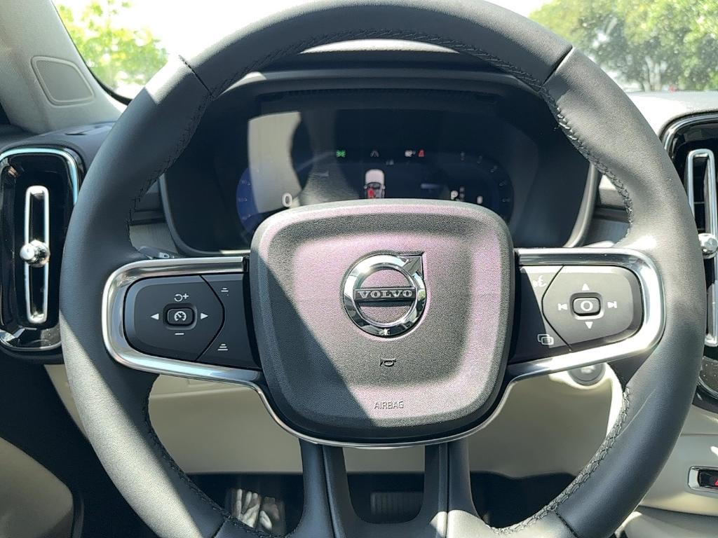 new 2025 Volvo XC40 car, priced at $51,015