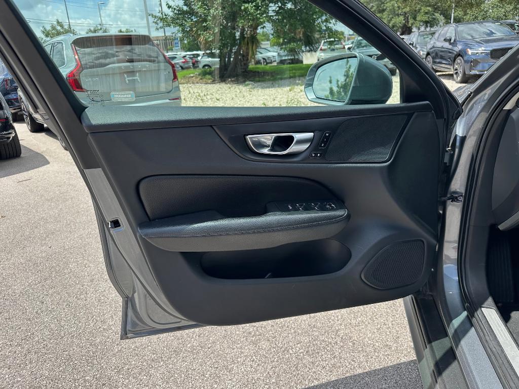 used 2020 Volvo V60 Cross Country car