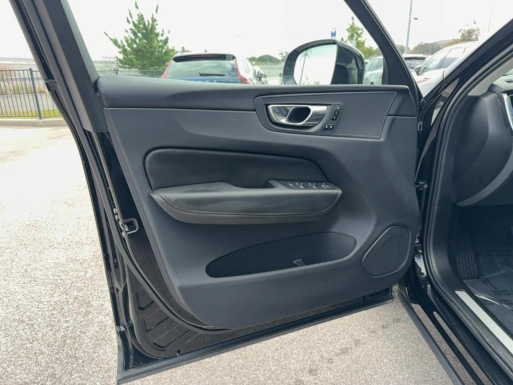 used 2025 Volvo XC60 car, priced at $36,995