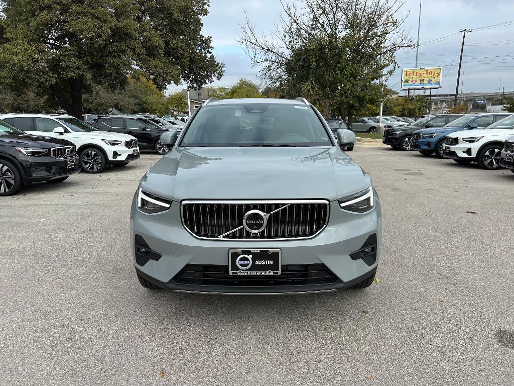 new 2025 Volvo XC40 car, priced at $49,645