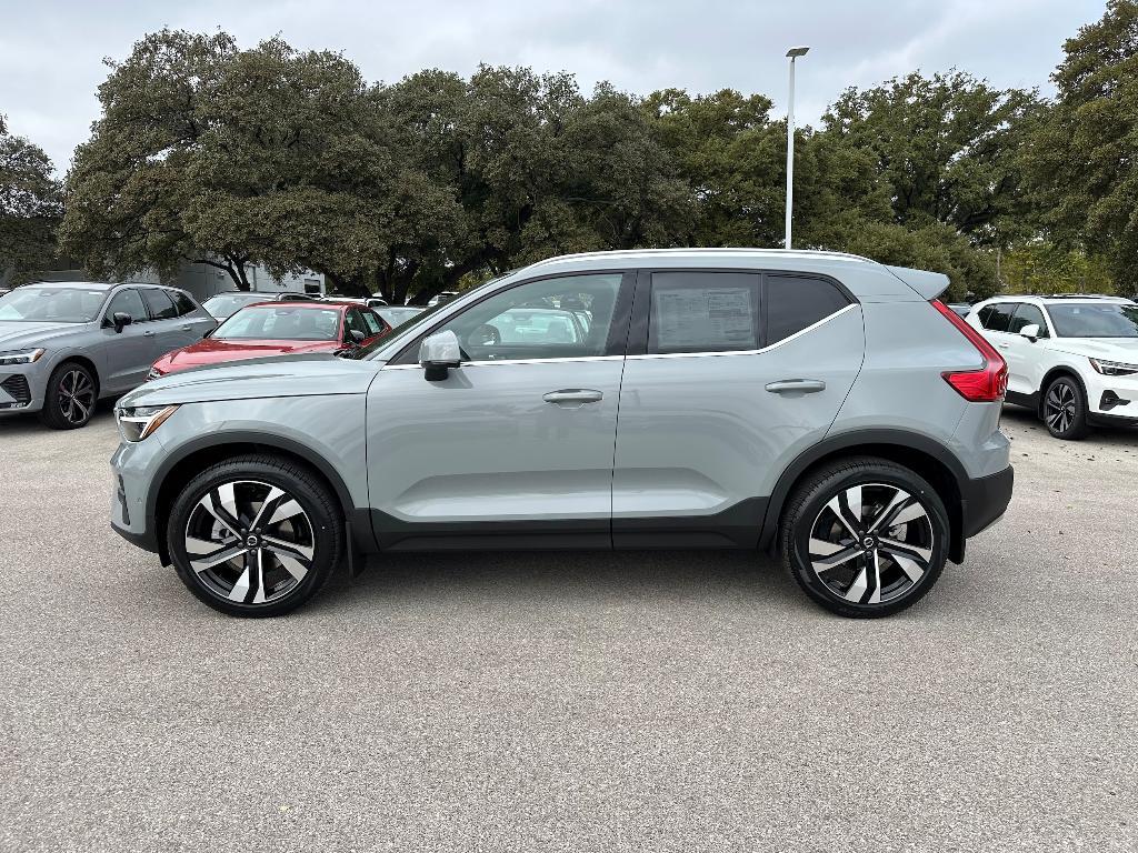 new 2025 Volvo XC40 car, priced at $49,645