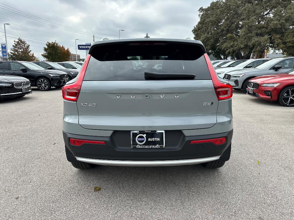 new 2025 Volvo XC40 car, priced at $49,645