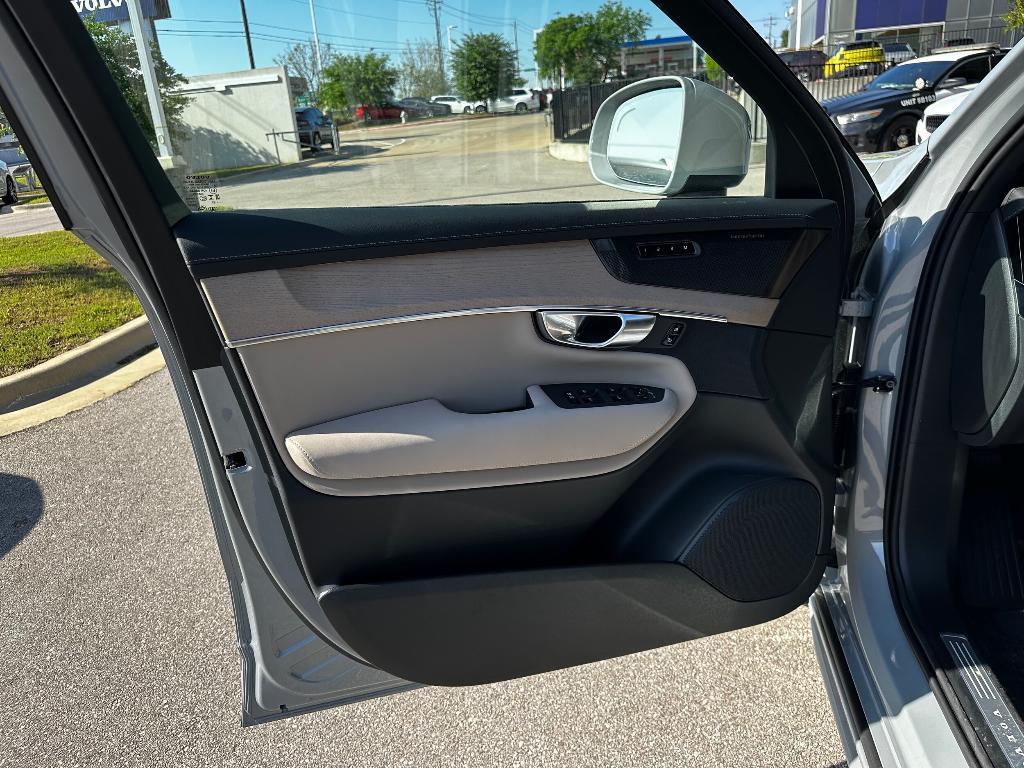 new 2025 Volvo XC90 Plug-In Hybrid car, priced at $78,805