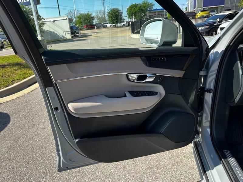 new 2025 Volvo XC90 Plug-In Hybrid car, priced at $78,805