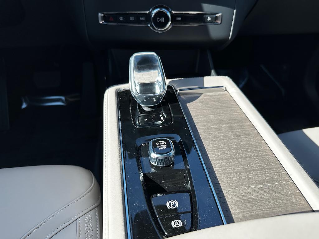 new 2025 Volvo XC90 Plug-In Hybrid car, priced at $78,805