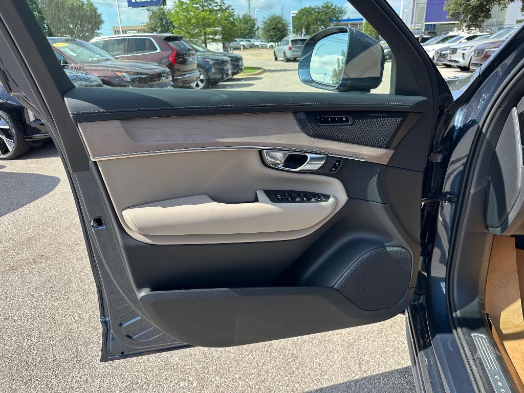 new 2026 Volvo XC90 Plug-In Hybrid car, priced at $83,745