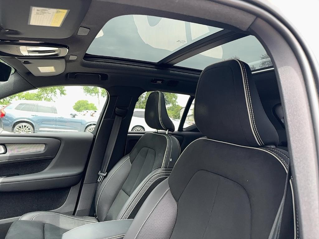 used 2021 Volvo XC40 Recharge Pure Electric car, priced at $30,995