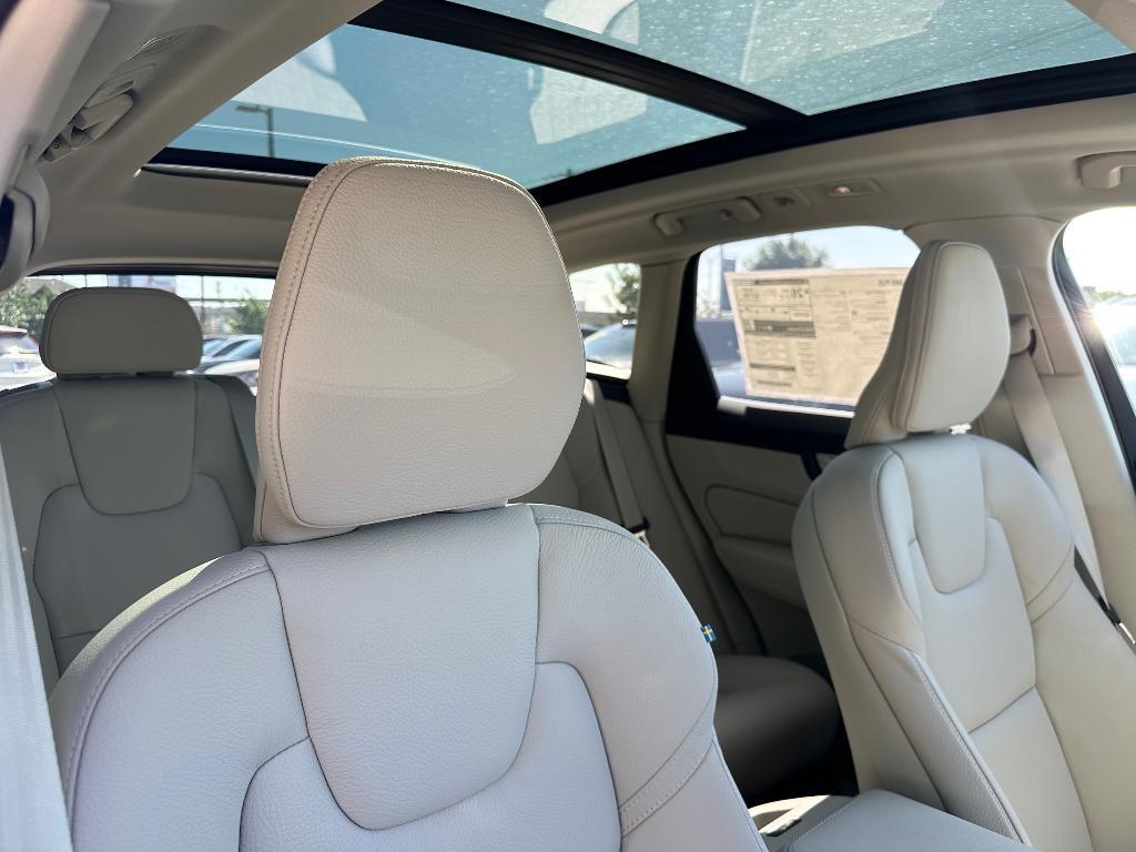 new 2025 Volvo XC60 car, priced at $55,360