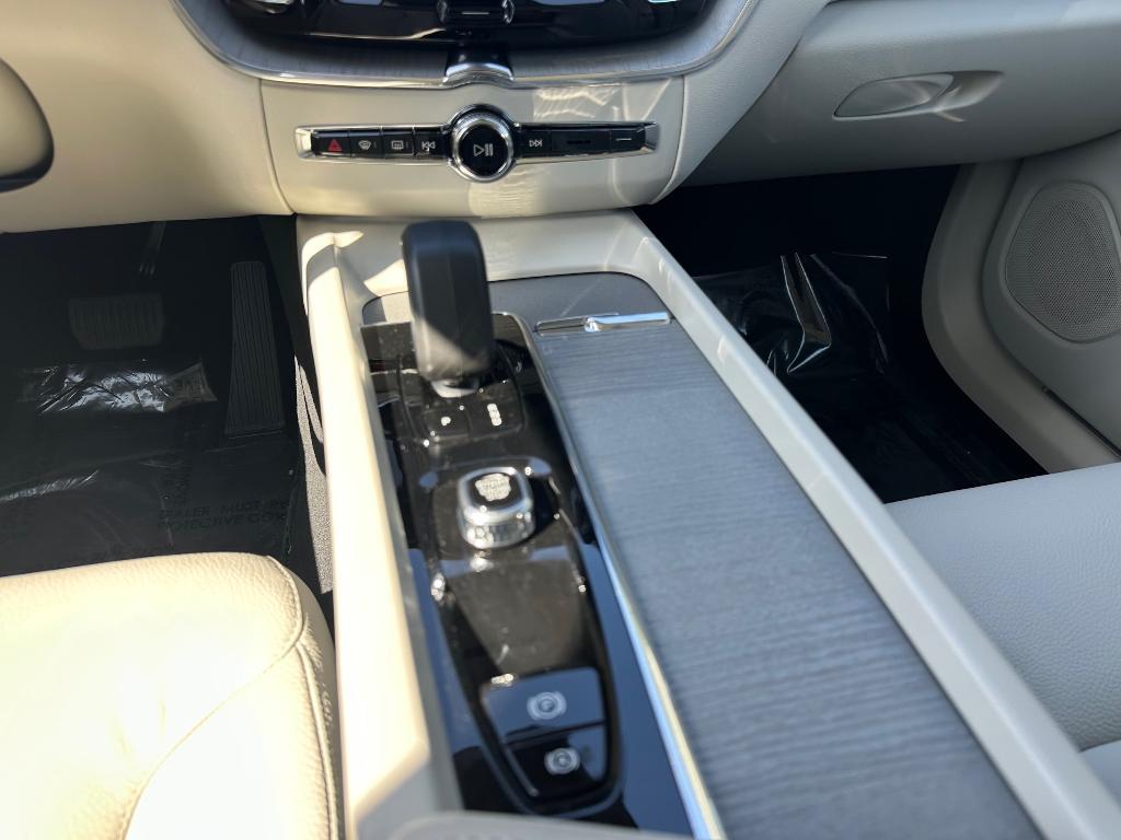 new 2025 Volvo XC60 car, priced at $55,360