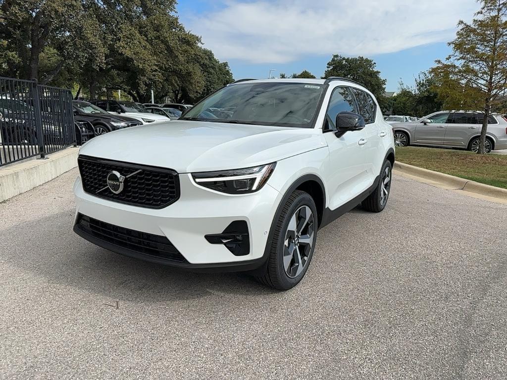 new 2025 Volvo XC40 car, priced at $48,315