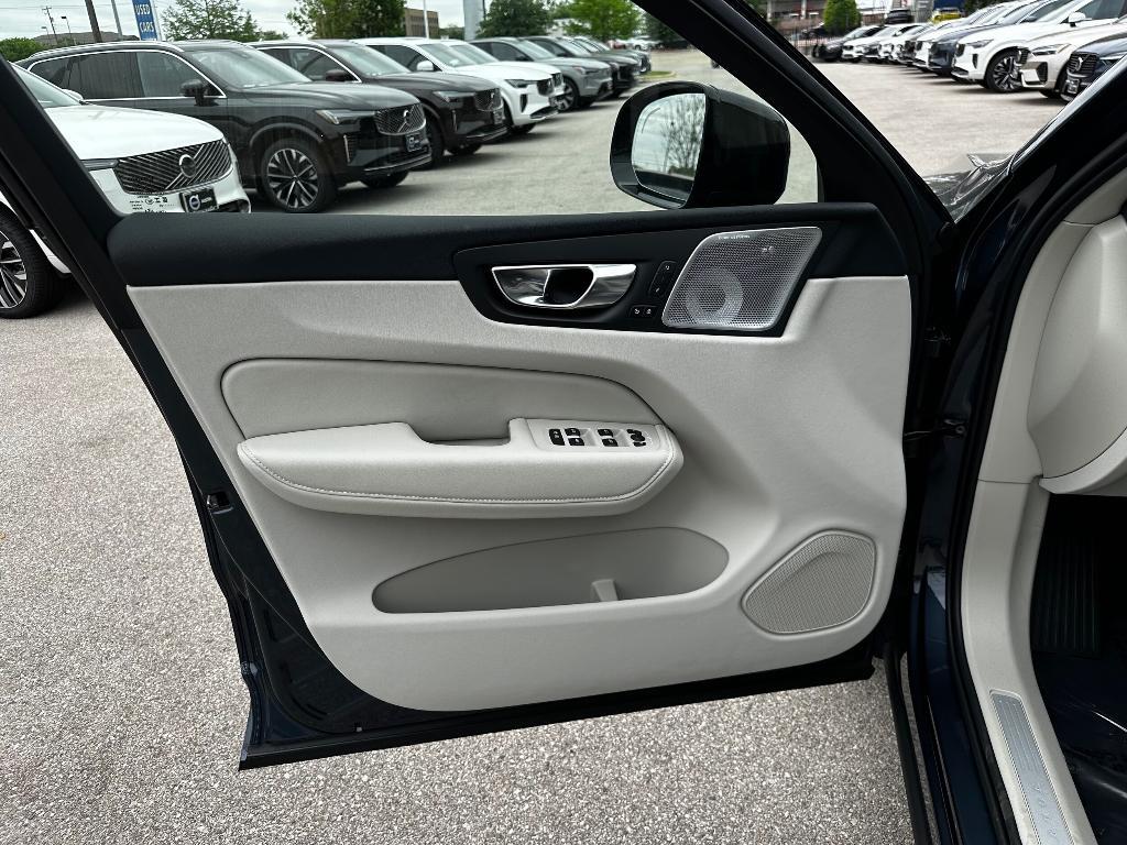 new 2025 Volvo XC60 car, priced at $67,675