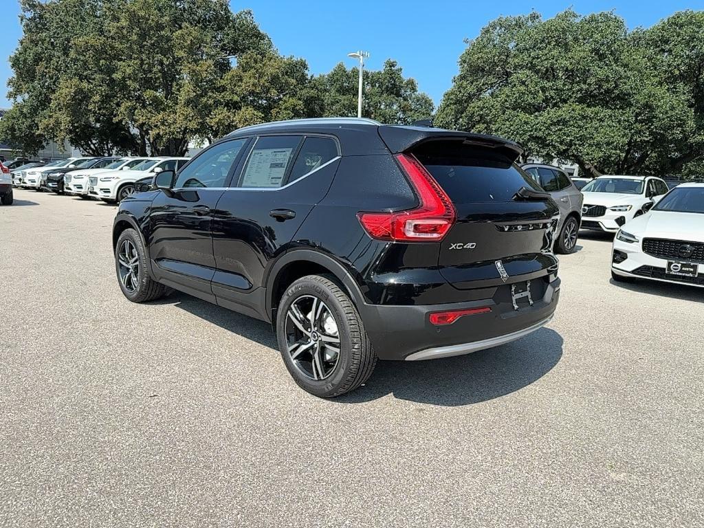 new 2025 Volvo XC40 car, priced at $45,215