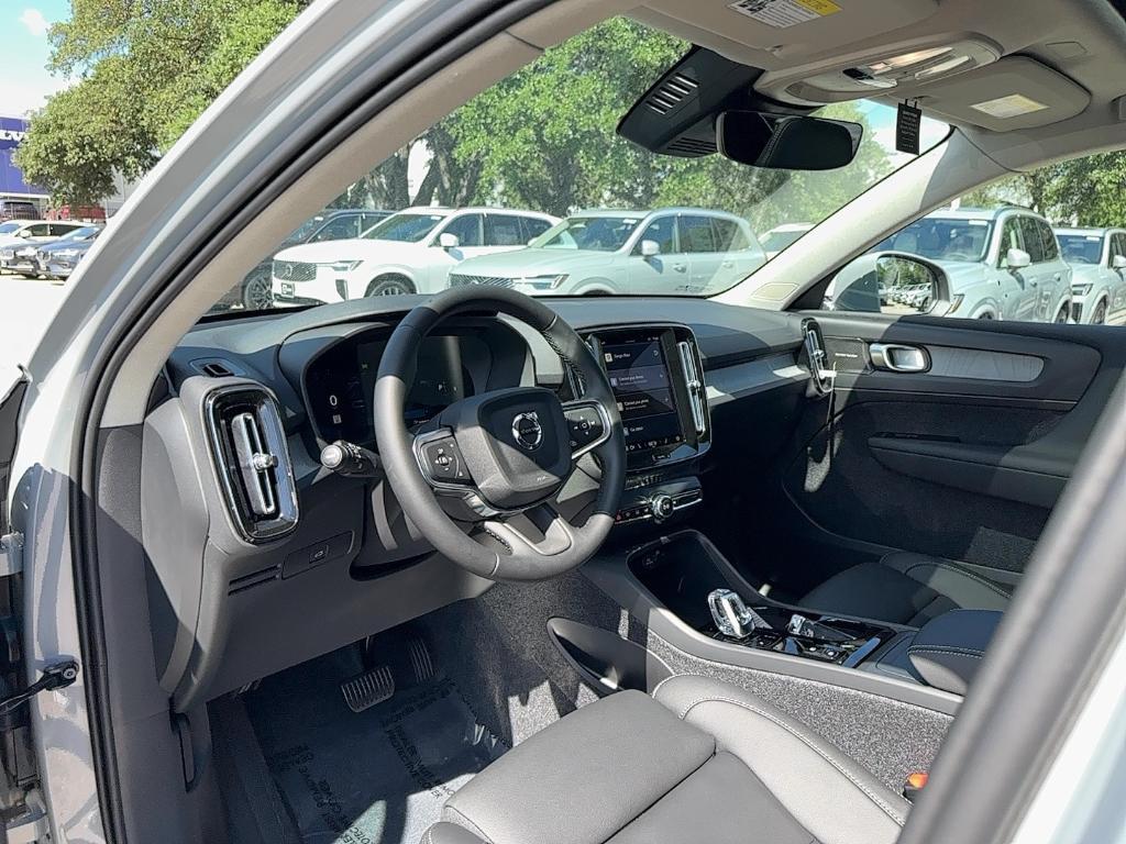 new 2025 Volvo XC40 car, priced at $51,015