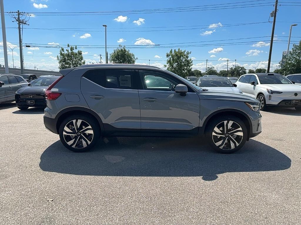 new 2025 Volvo XC40 car, priced at $51,015