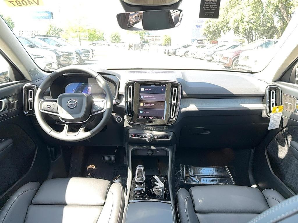 new 2025 Volvo XC40 car, priced at $51,015